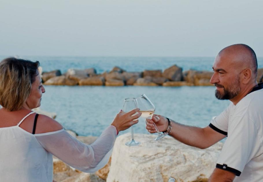 Romantisch uitje aan de kust: meiaanbieding voor koppels